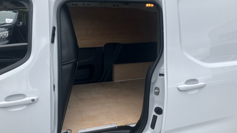 Peugeot Partner Standard Diesel 1.5 BlueHDi 100 Asphalt Van